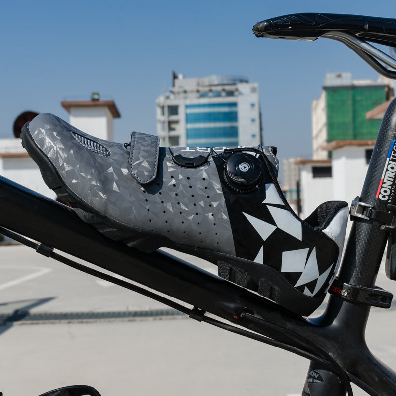 A201 MTB Cycling Shoes Anti-slip Self-Locking Road Sneakers Mountain Bicycle Equipment Велосипедная обувь MTB Противоскользящие самоблокирующиеся дорожные кроссовки Оборудование для горных велосипедов